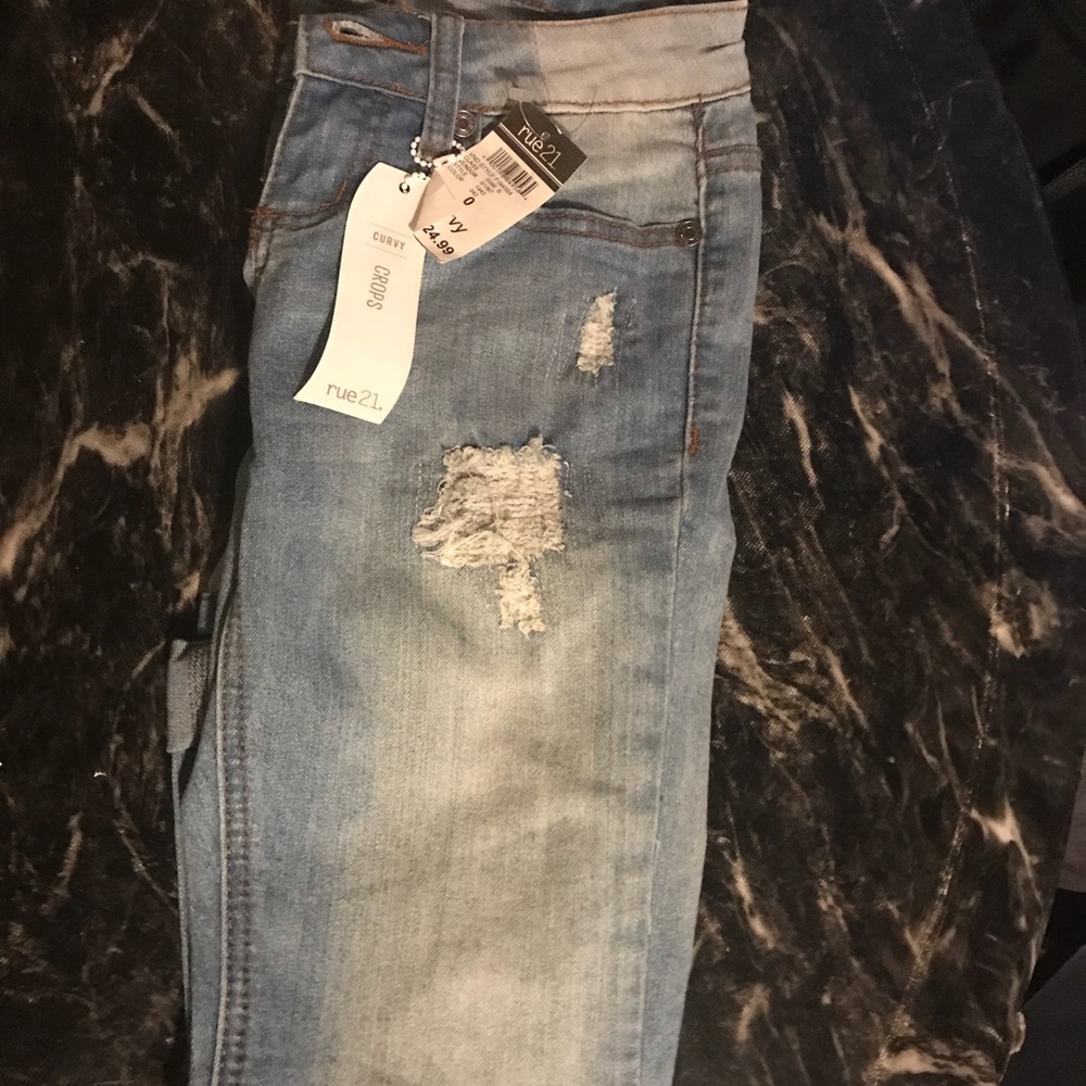 Rue 21 Capris